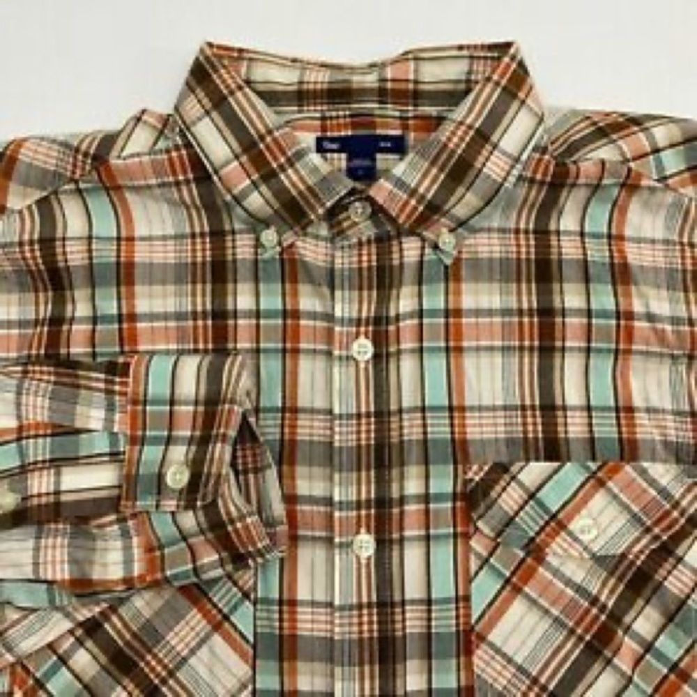 Gap men’s button down shirt. Excellent condition NWOT
